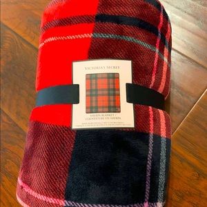 Victoria’s Secret Christmas 2020 Blanket -new